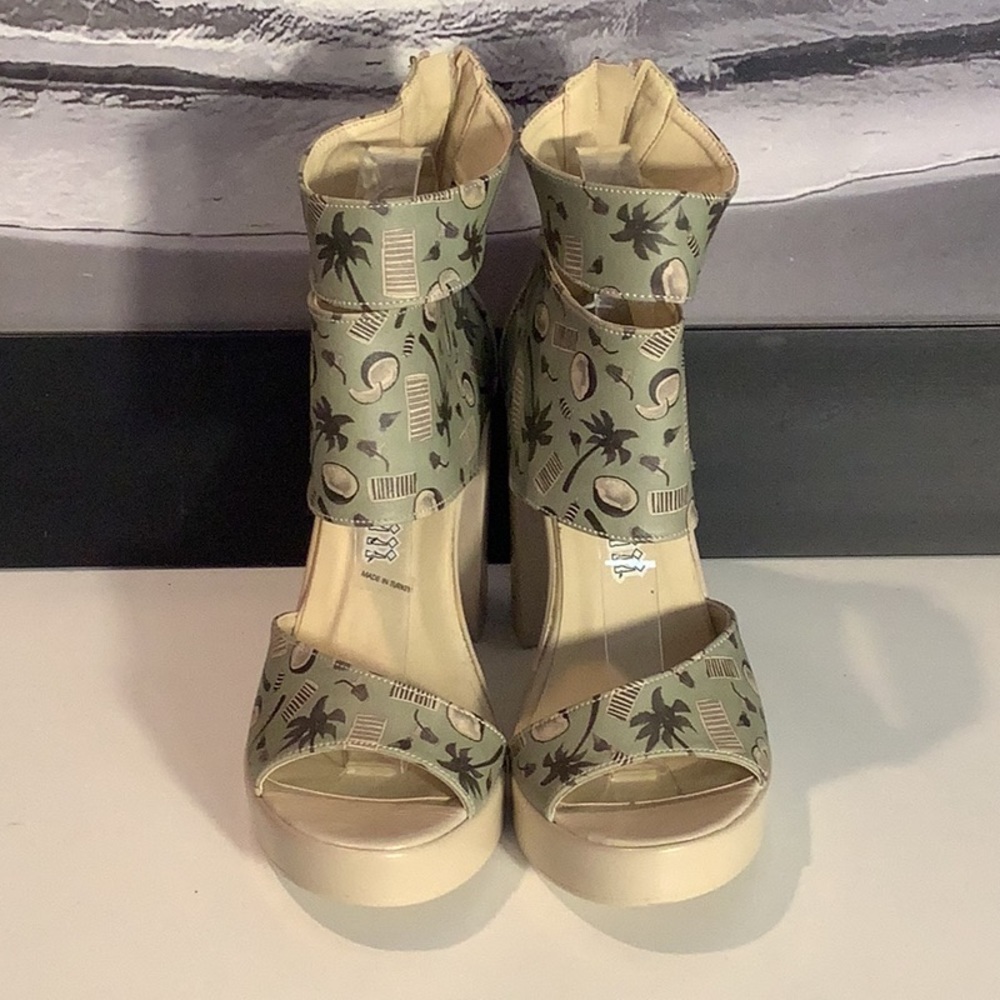 DOGO Shoes Vegan Leather Ivory Platform Coconut Palm Tree Sandal Shoe Sz 37 US 7